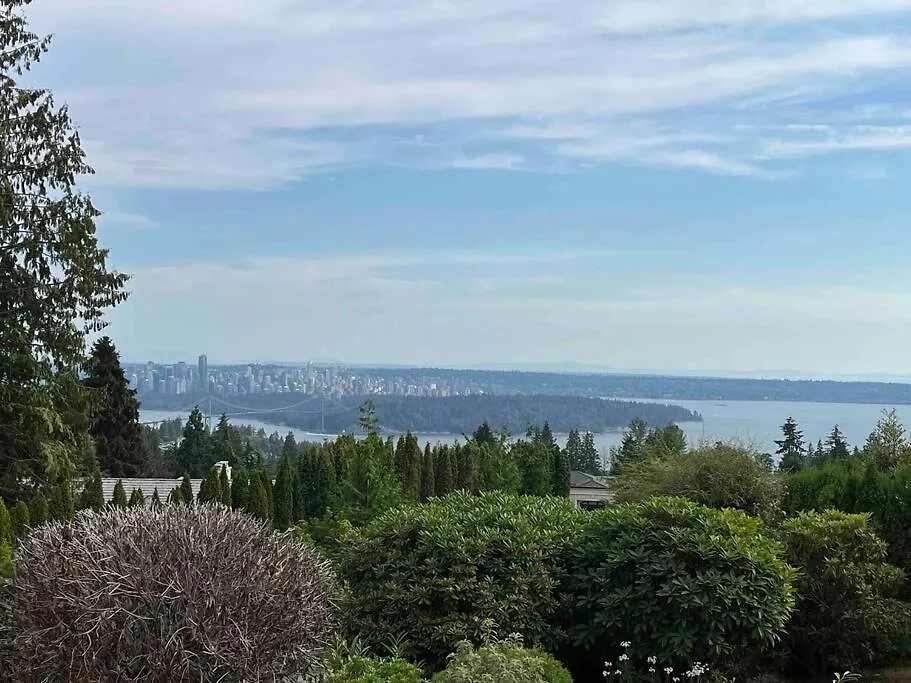 A Gentle Hideaway In The Urban Forest West End Downtown Vancouver
