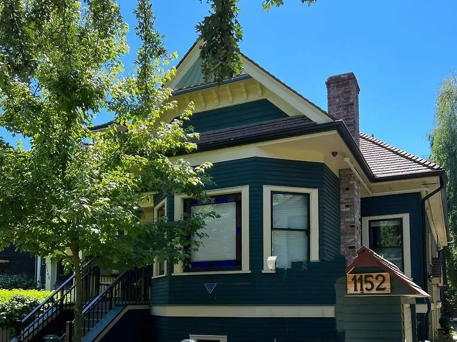 Apartment A Gentle Hideaway In The Urban Forest West End Downtown Vancouver