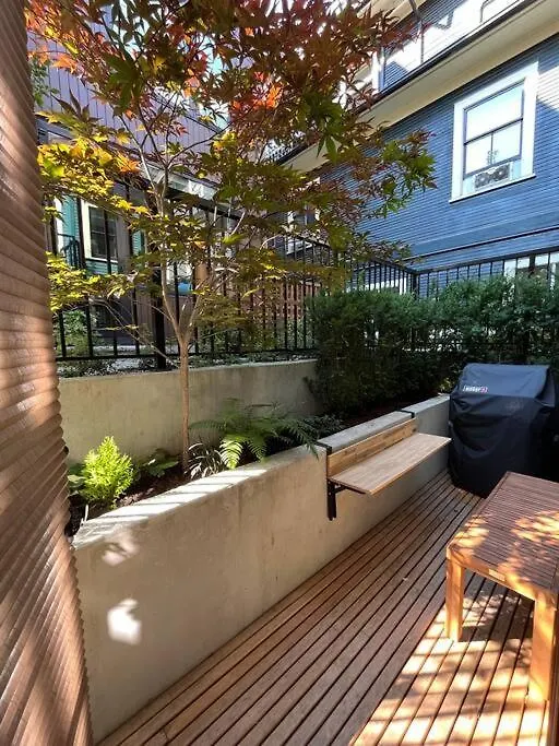 A Gentle Hideaway In The Urban Forest West End Downtown Vancouver 0*,  Canada