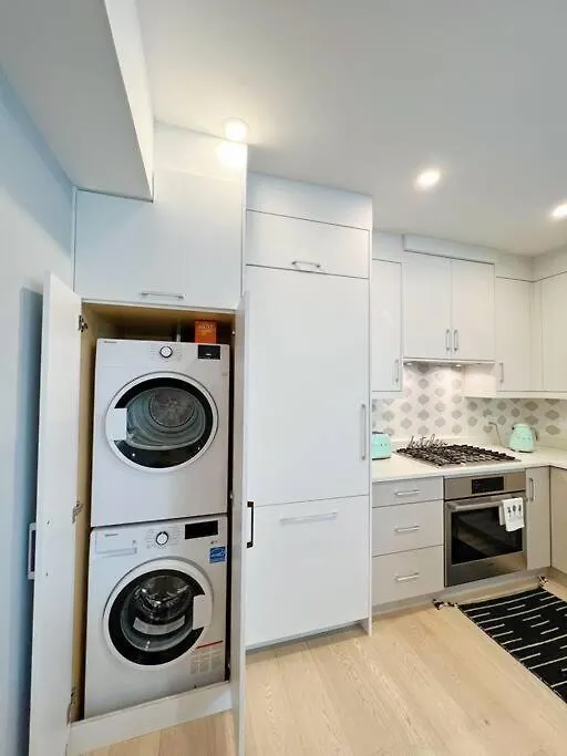 A Gentle Hideaway In The Urban Forest West End Downtown Vancouver