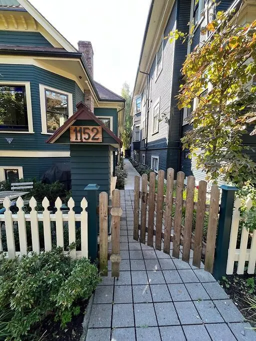 A Gentle Hideaway In The Urban Forest West End Downtown Vancouver Canada