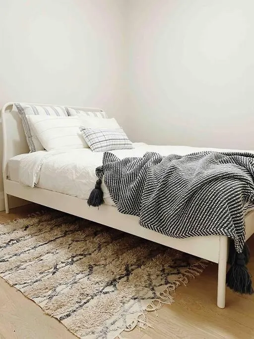 A Gentle Hideaway In The Urban Forest West End Downtown Vancouver Apartment