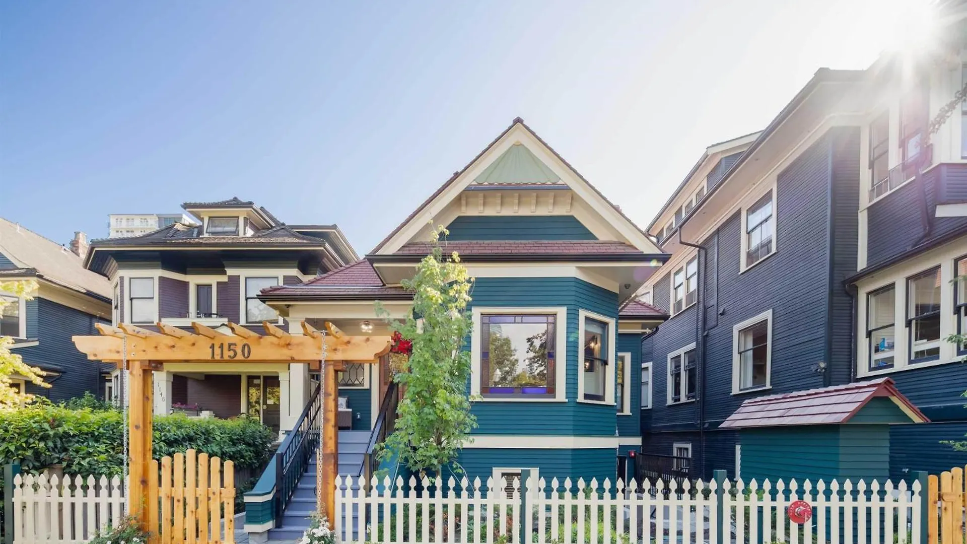 Apartment A Gentle Hideaway In The Urban Forest West End Downtown Vancouver