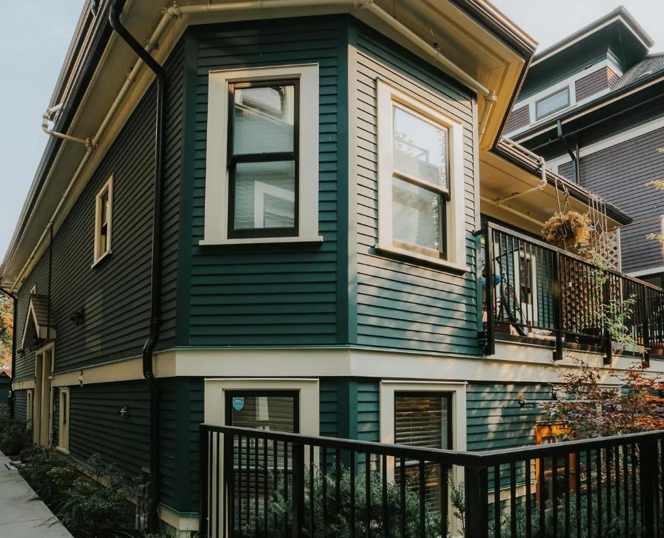 Apartment A Gentle Hideaway In The Urban Forest West End Downtown Vancouver